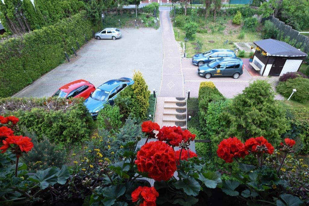 Hotel Diana Apartments Прага Экстерьер фото