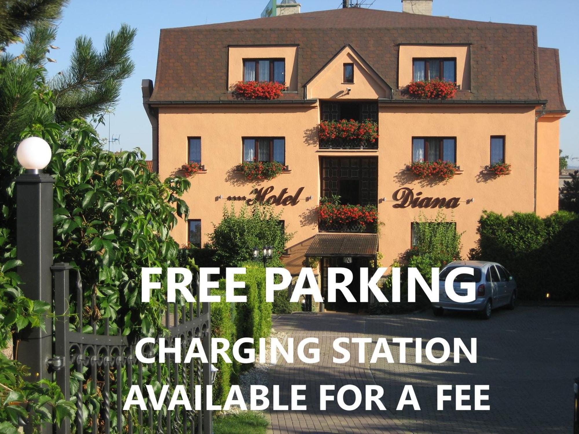 Hotel Diana Apartments Прага Экстерьер фото
