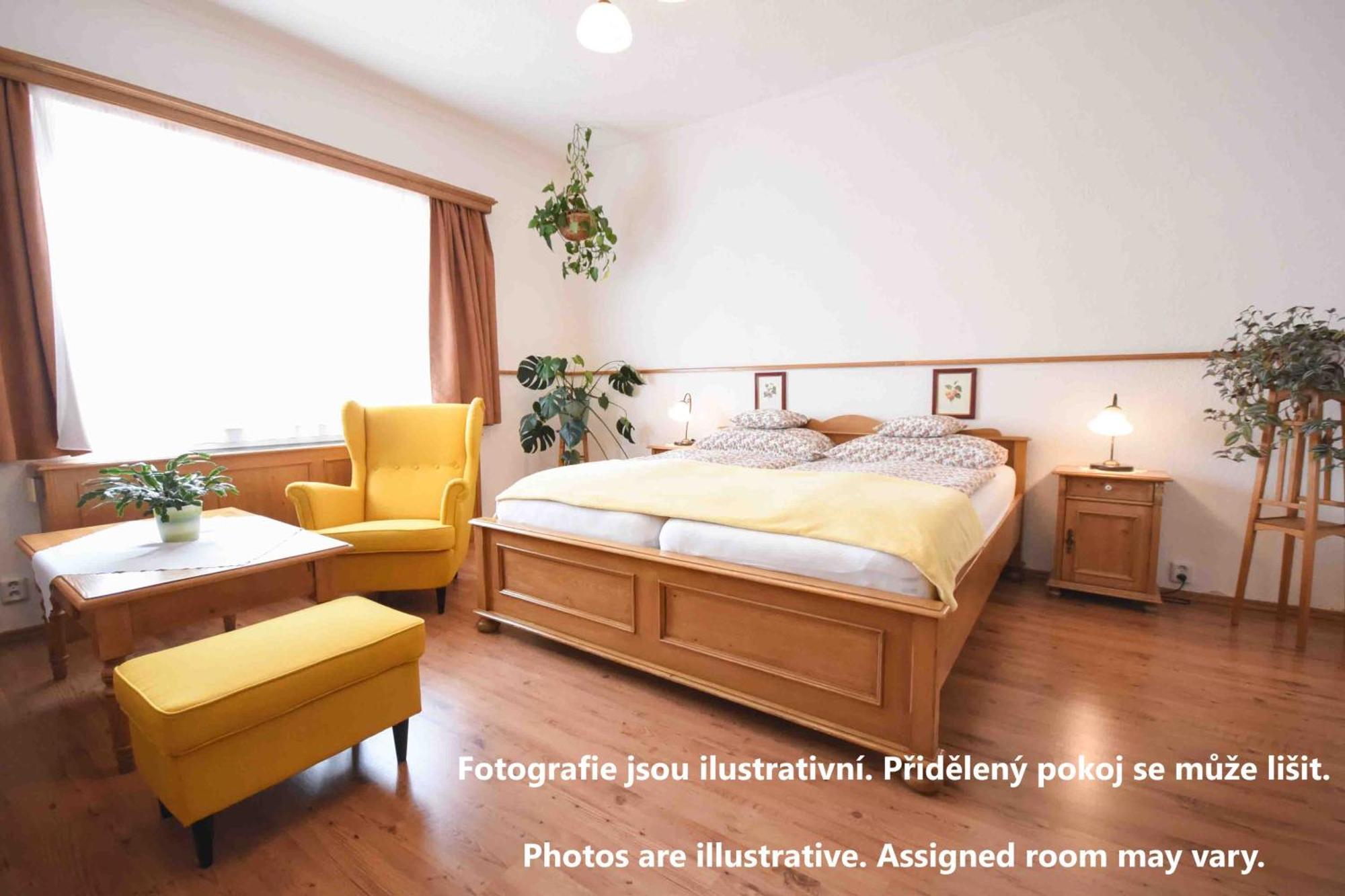 Hotel Diana Apartments Прага Экстерьер фото