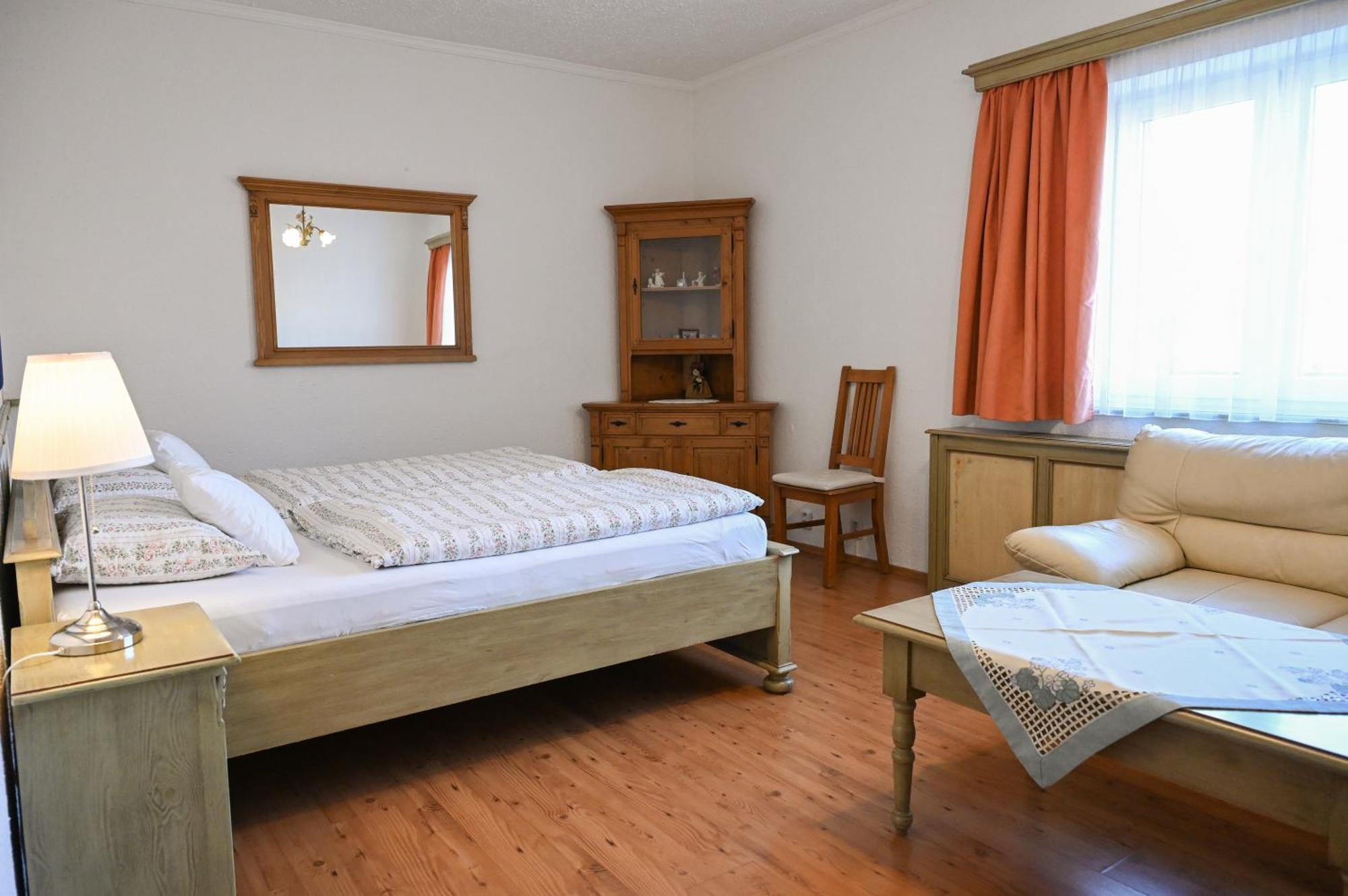 Hotel Diana Apartments Прага Экстерьер фото