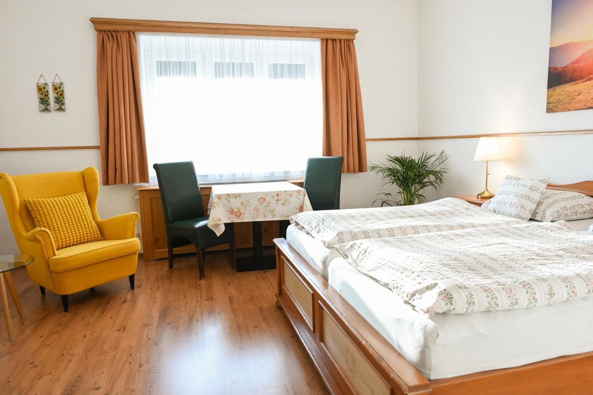 Hotel Diana Apartments Прага Экстерьер фото